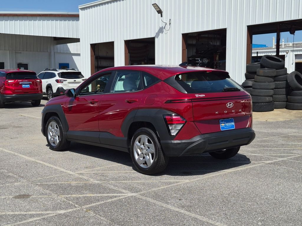 Used 2024 Red Hyundai SE image 3