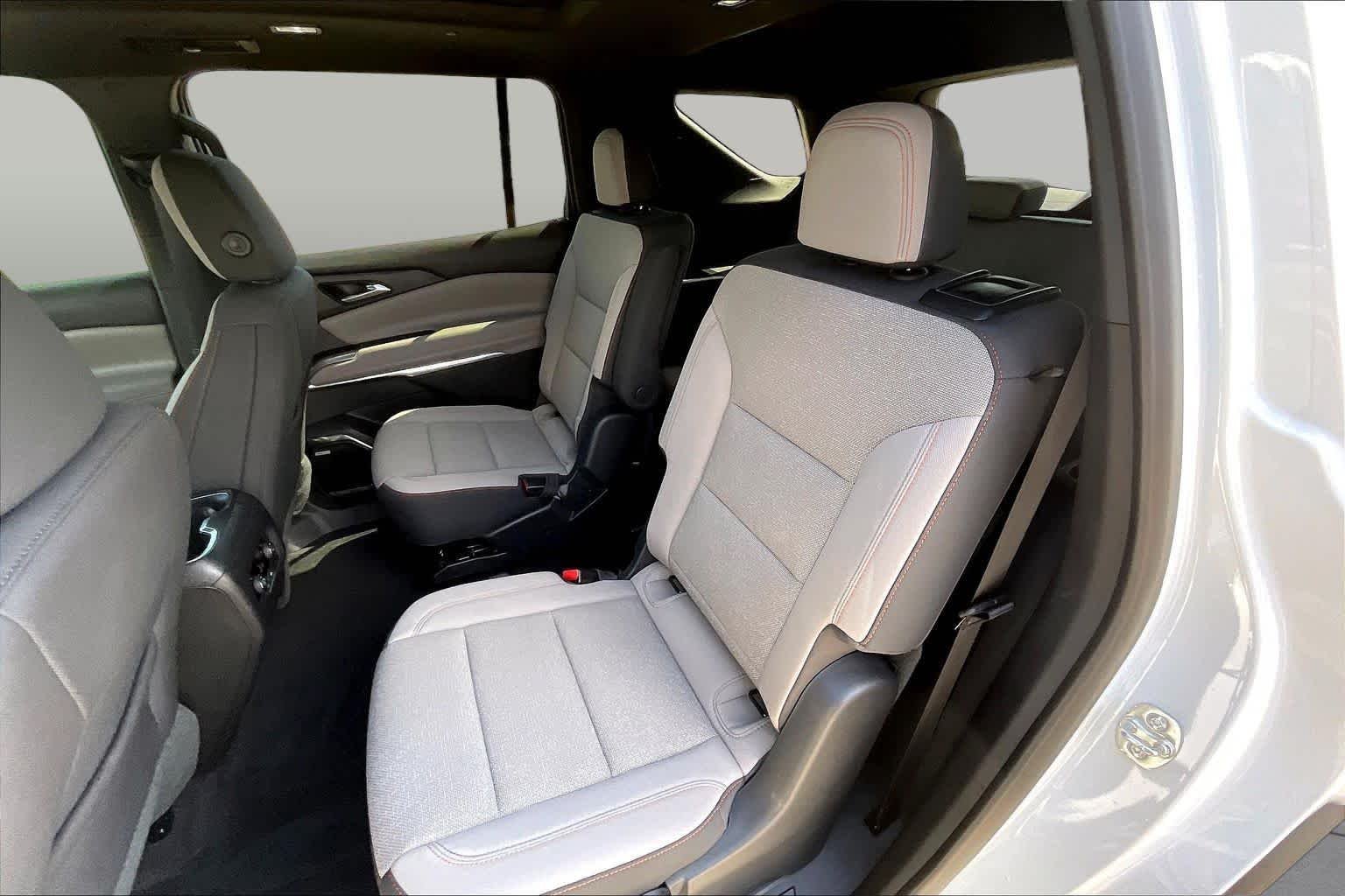 Used 2025 Summit White Chevrolet LT image 21