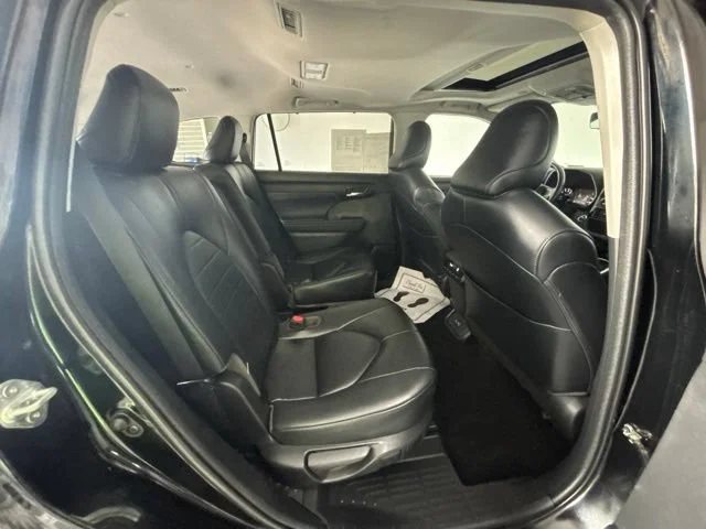 Used 2023 Black Toyota L image 29