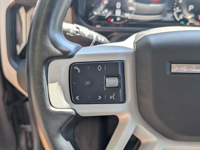 Used 2023  Land Rover S image 13