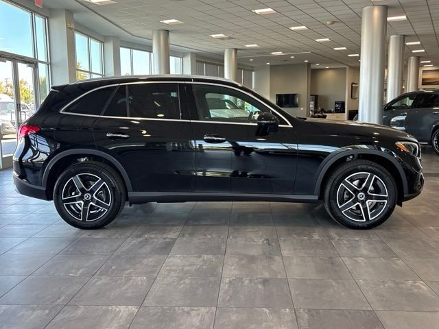 New 2026 Black Mercedes-Benz GLC 300 image 2