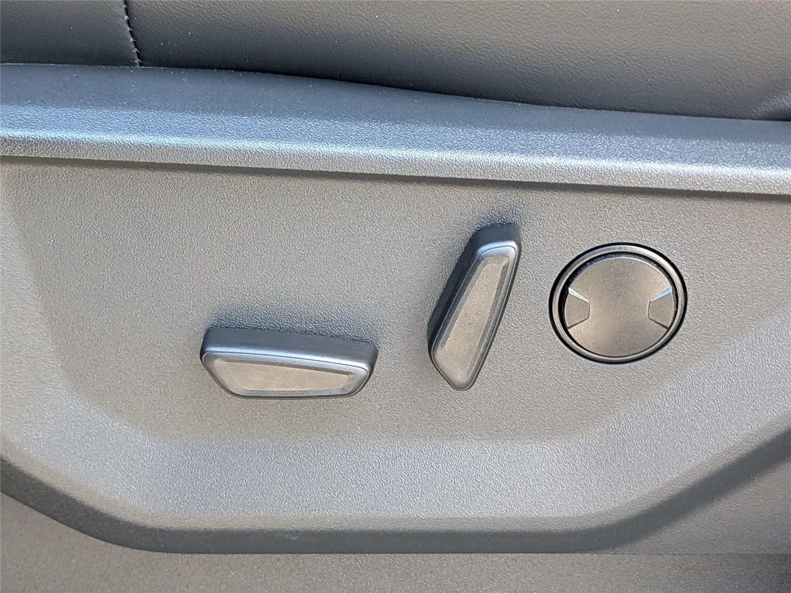 New 2026 Agate Black Metallic Ford Platinum® image 21