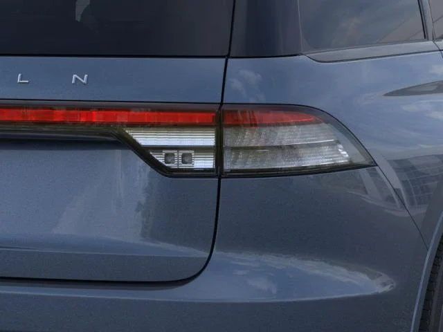 New 2026 Whisper Blue Metallic Clearcoat Lincoln Premiere® image 21