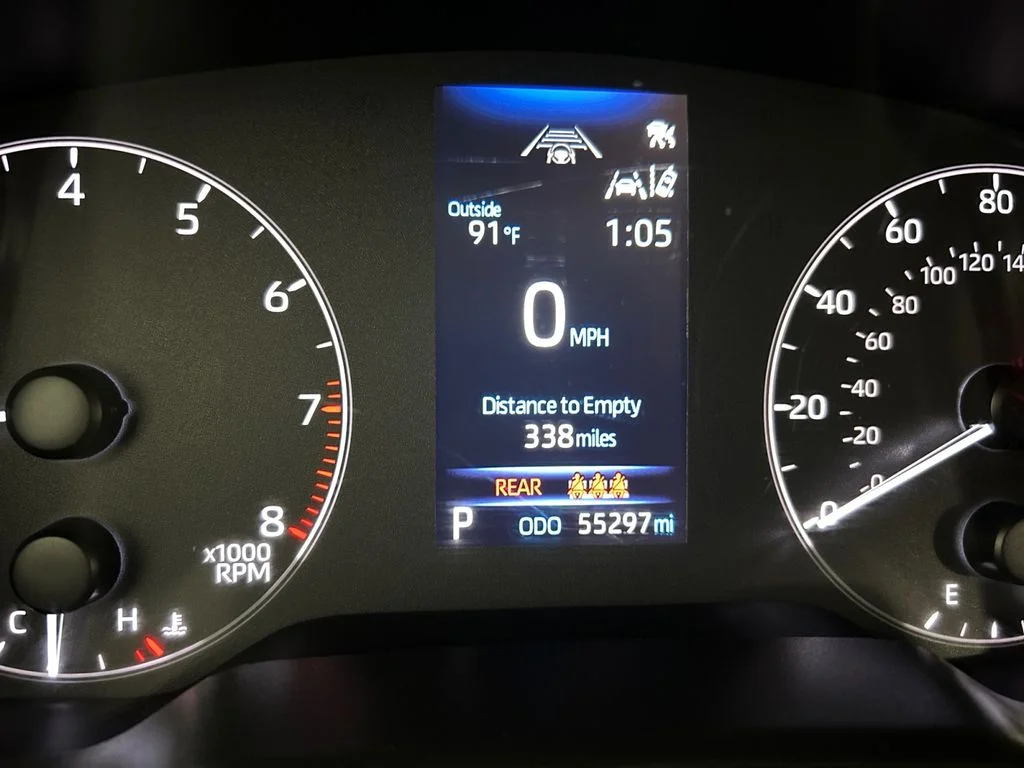 Used 2023 White Toyota LE image 10