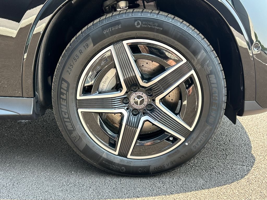 New 2026 Black Mercedes-Benz GLC 300 image 35