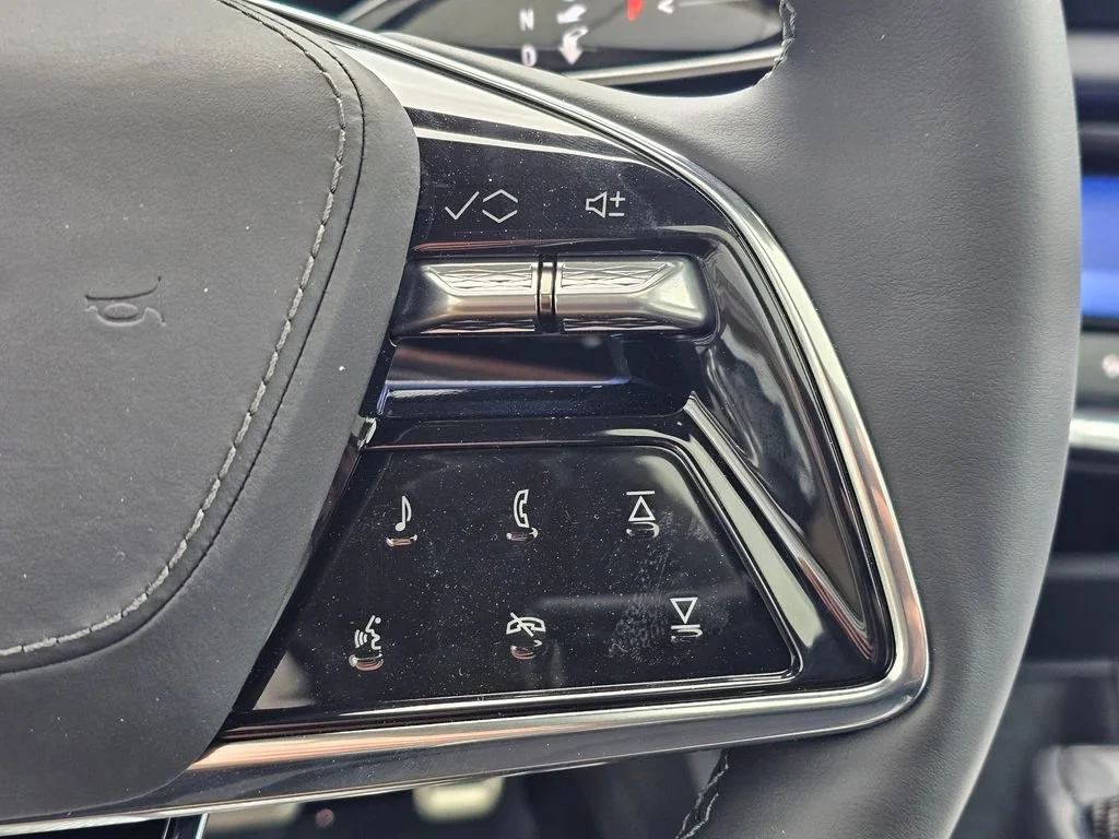 New 2026 Argent Silver Metallic Cadillac V-Series image 25