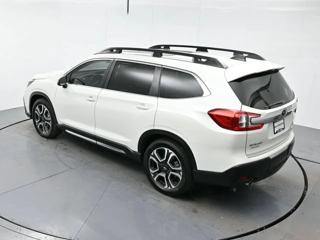 Used 2023 Crystal White Pea Subaru Limited image 39