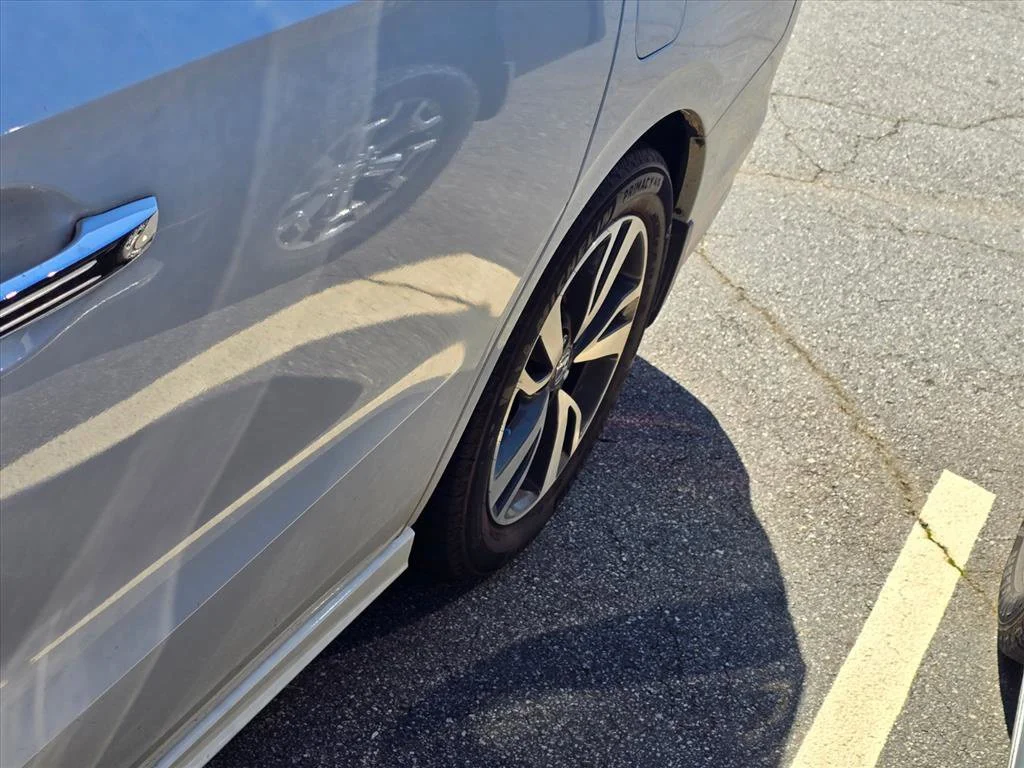 Used 2023  Honda Touring image 17