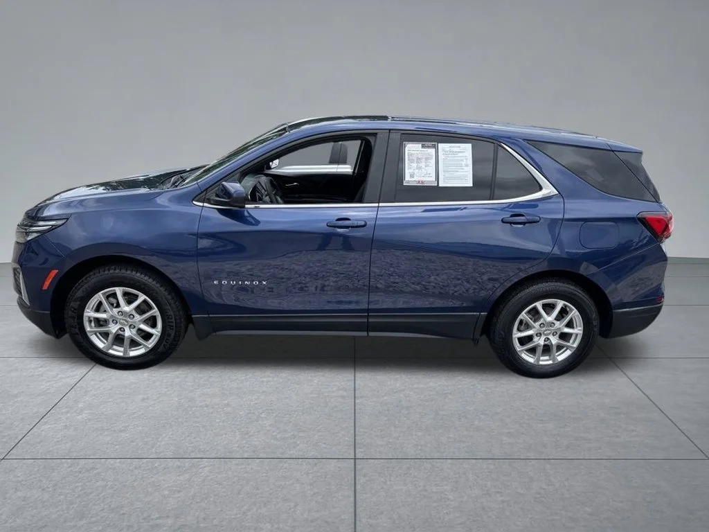 Used 2022 Blue Chevrolet LT image 3