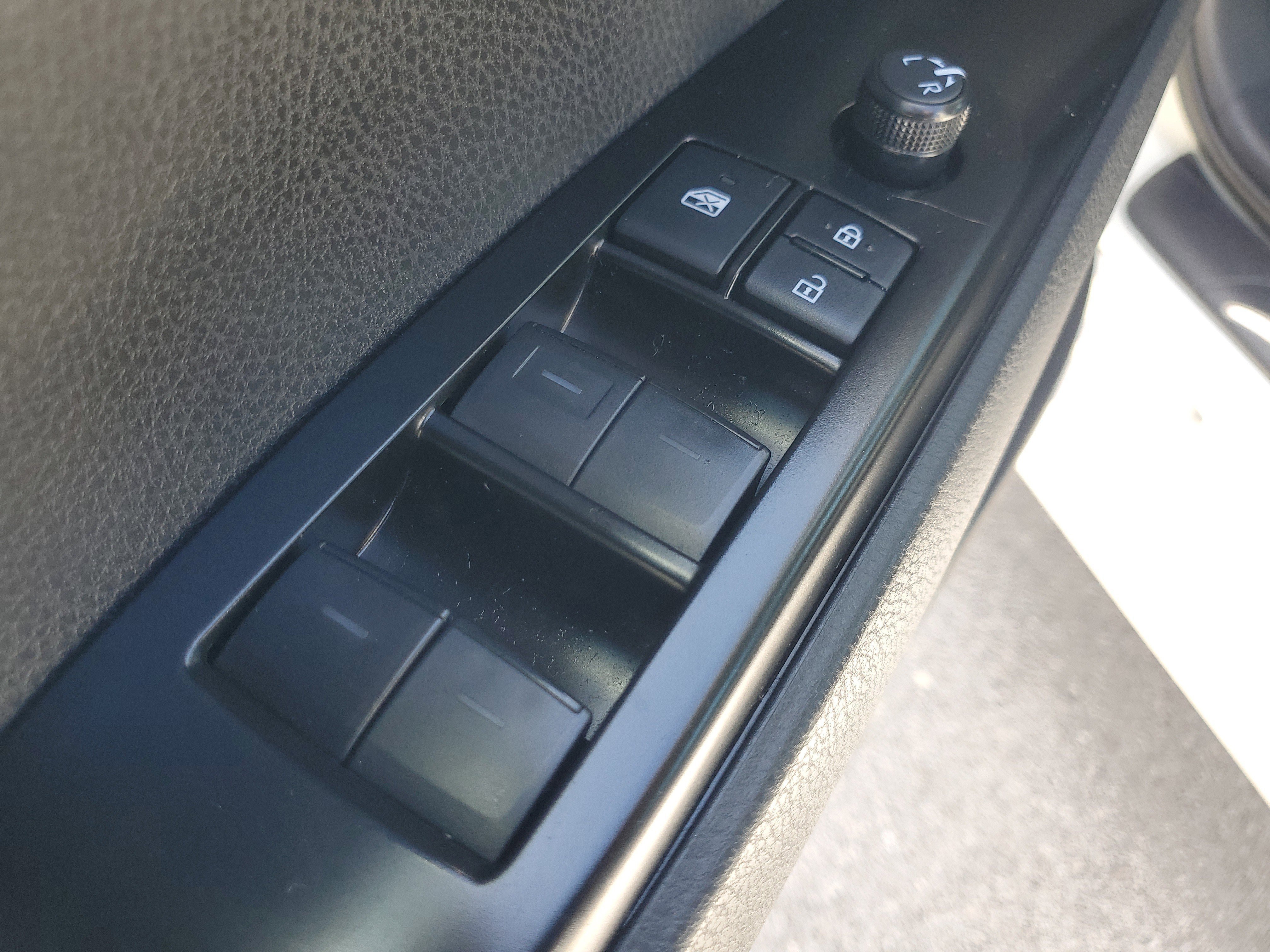 Used 2025 Ice Toyota LE image 19