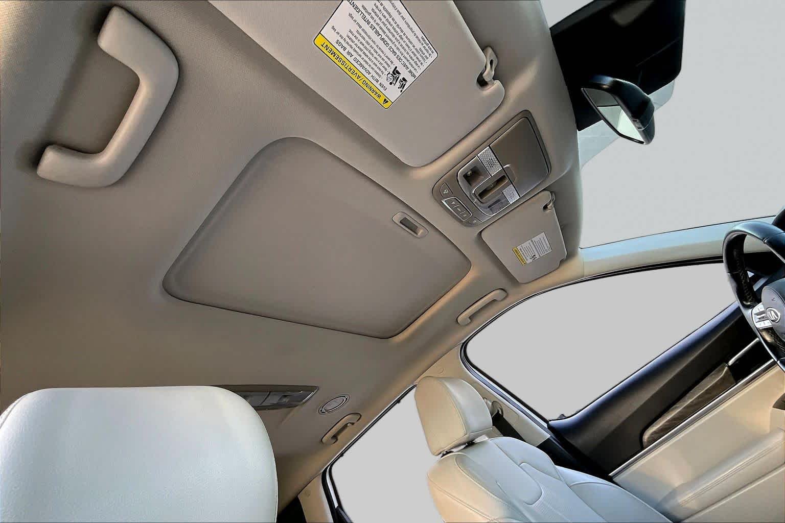 Used 2021 Glacial White Pearl Kia EX image 14