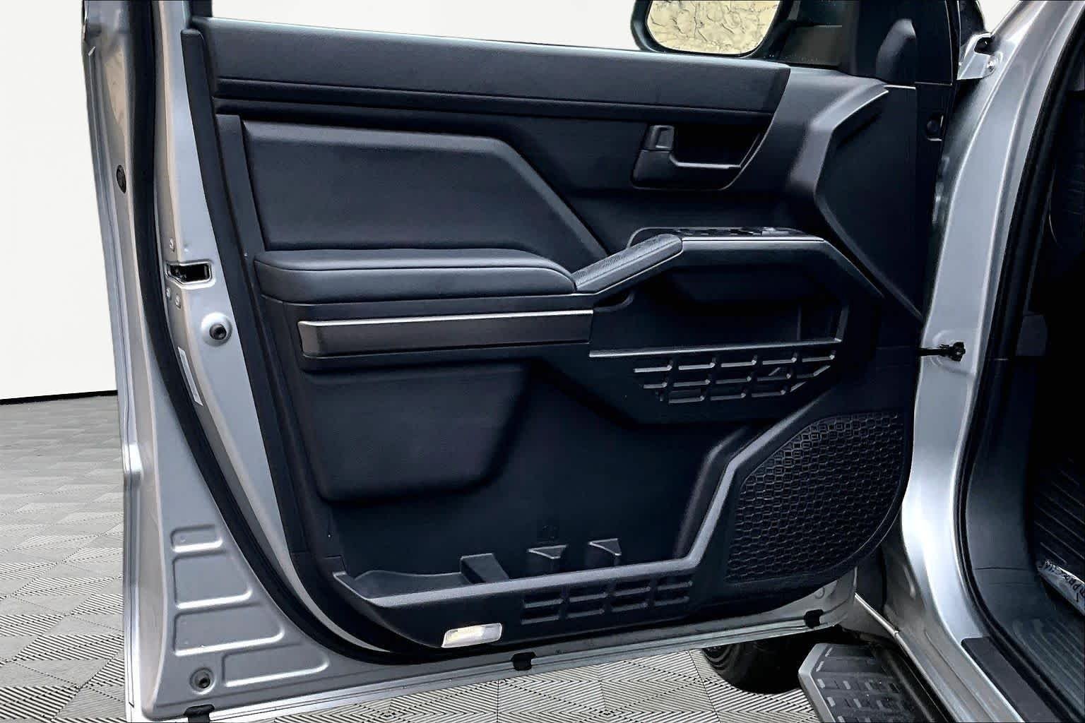 Used 2025 Cutting Edge Toyota SR5 image 22
