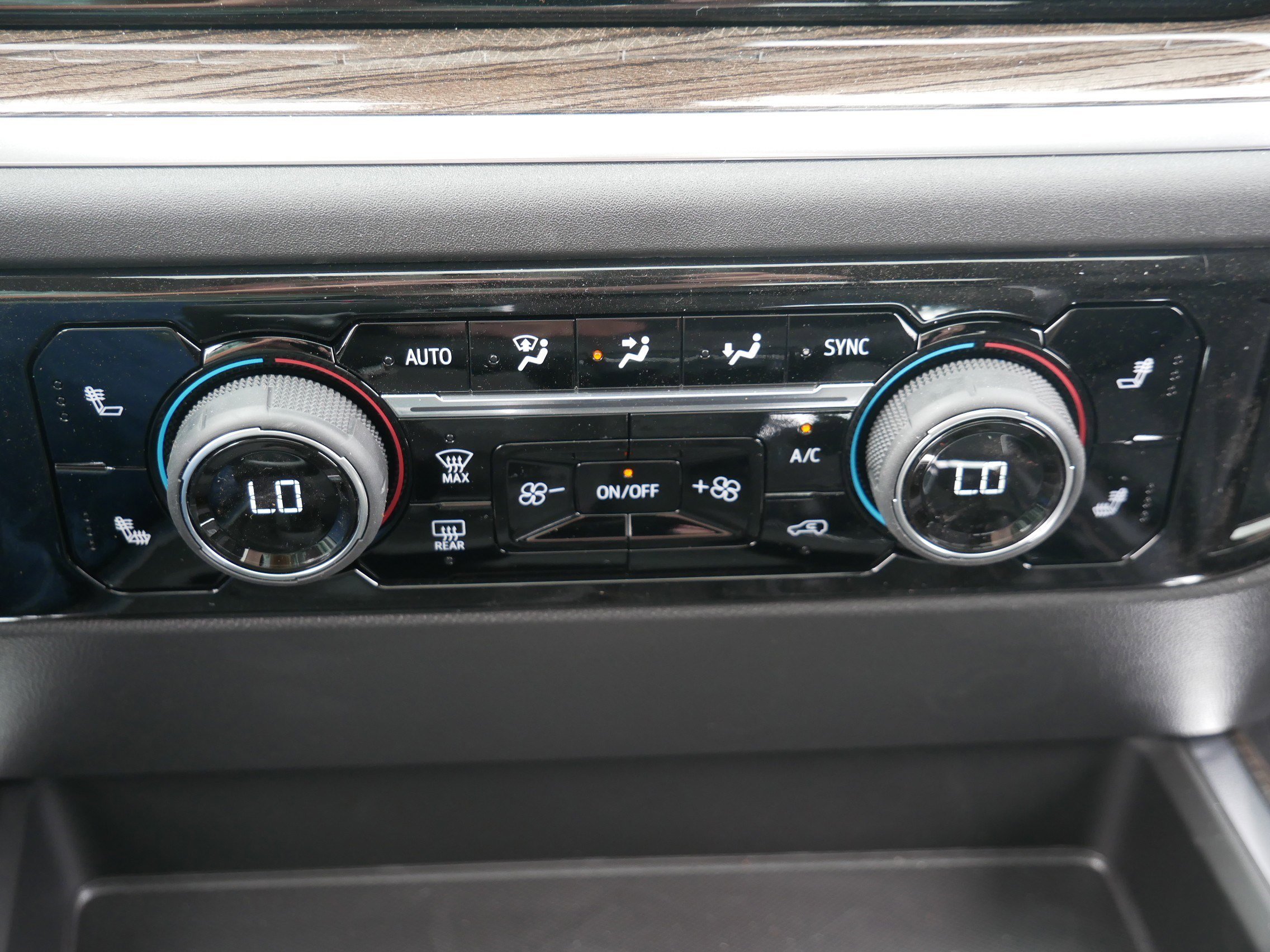 2026 Chevrolet Silverado 1500 LT Trail Boss - Photo 8