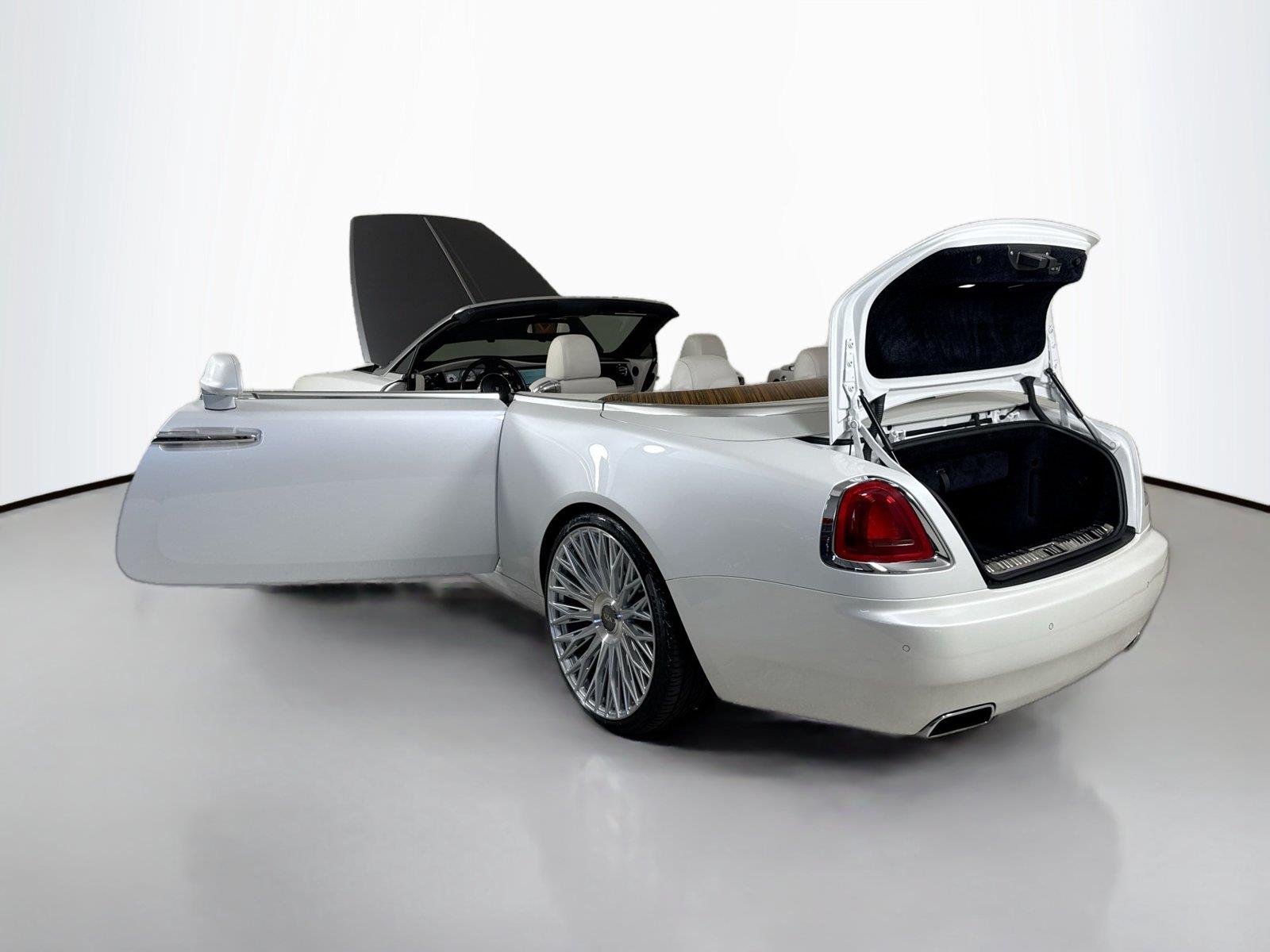 Used 2016 English White Rolls-Royce  image 45