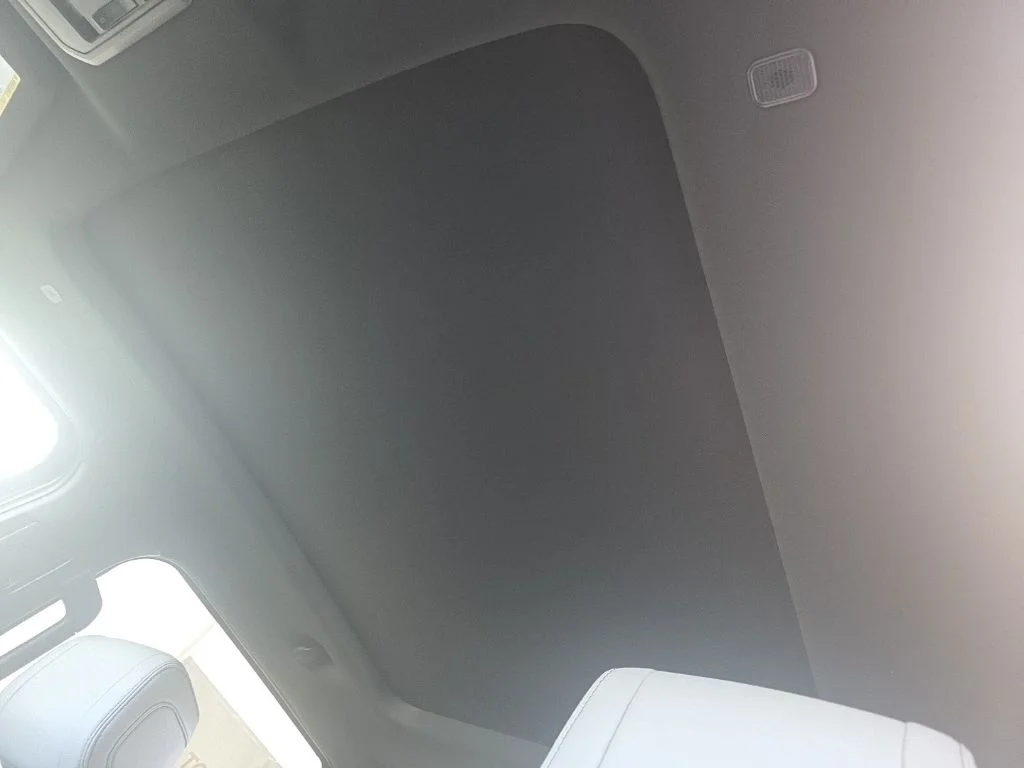 New 2026 Wind Chill Pearl <sup>1</sup> Toyota  Platinum image 15