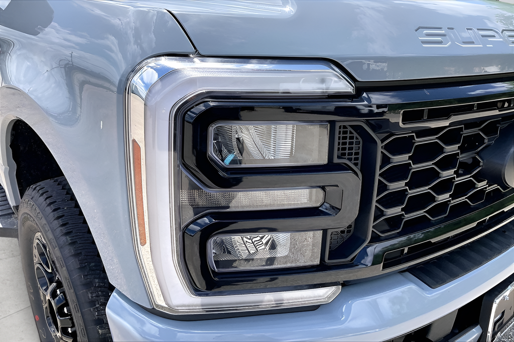 New 2026 Glacier Gray Metallic Tri-Coat Ford Lariat image 21