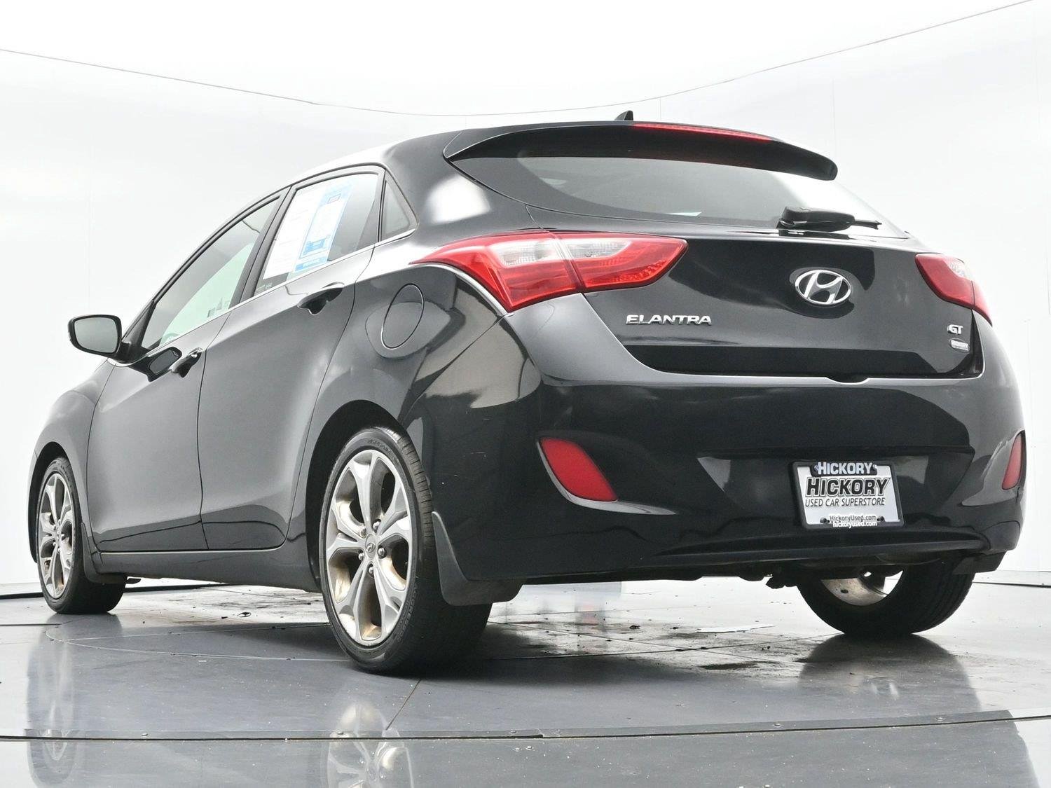Used 2013 Black Noir Pearl Hyundai 5dr HB Auto PZEV image 48