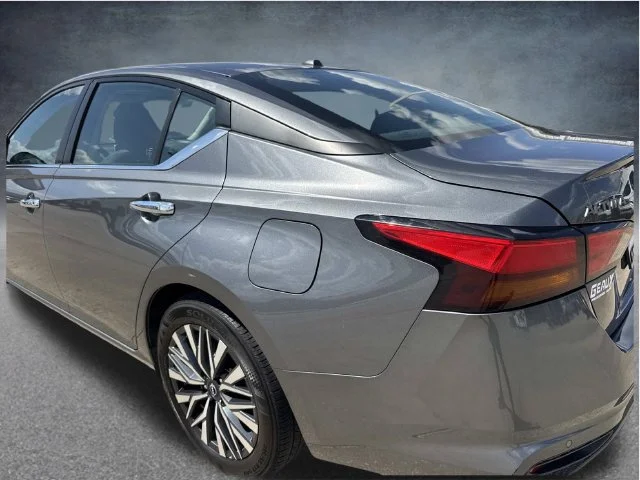 Used 2025 Gray Nissan 2.5 SV image 17