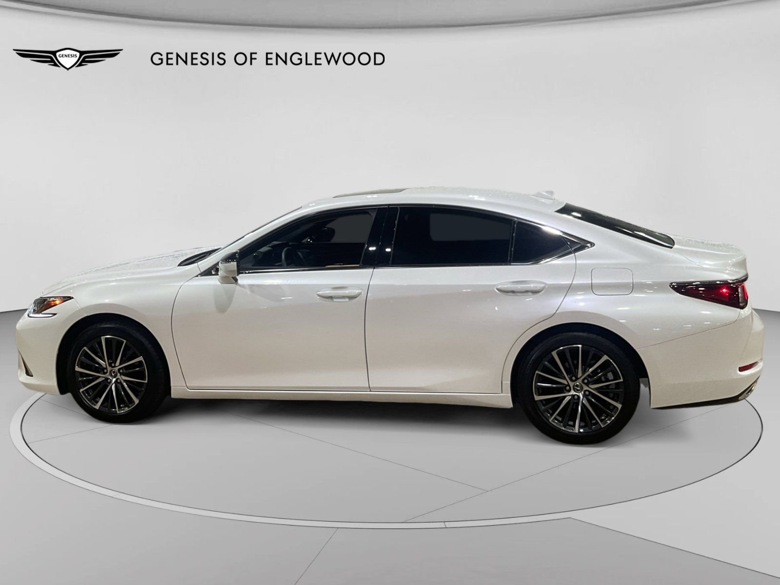 Used 2025 White Lexus 350 image 11