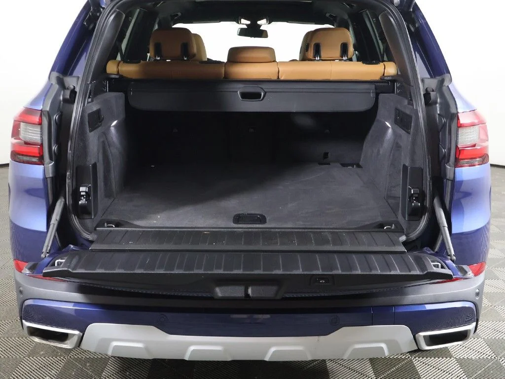 Used 2022 Blue BMW xDrive40i image 17