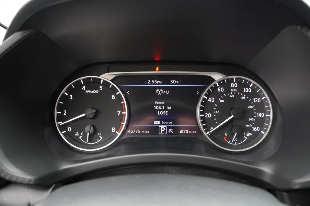 Used 2025 Aspen White Tricoat Nissan SV image 28