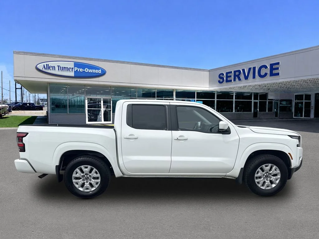 Used 2023 Glacier White Nissan SV image 9