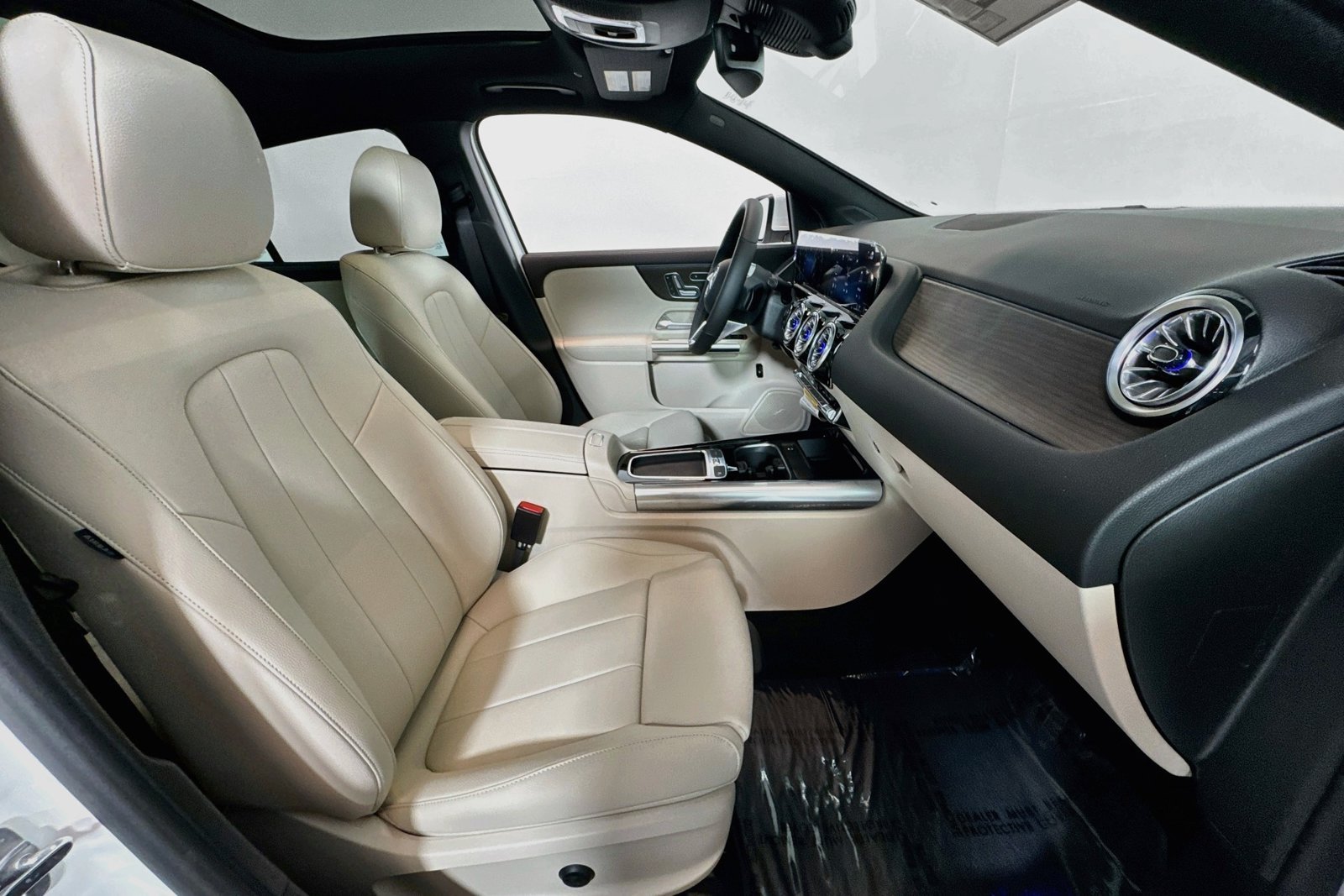 New 2026 Polar White Mercedes-Benz GLA 250 image 26