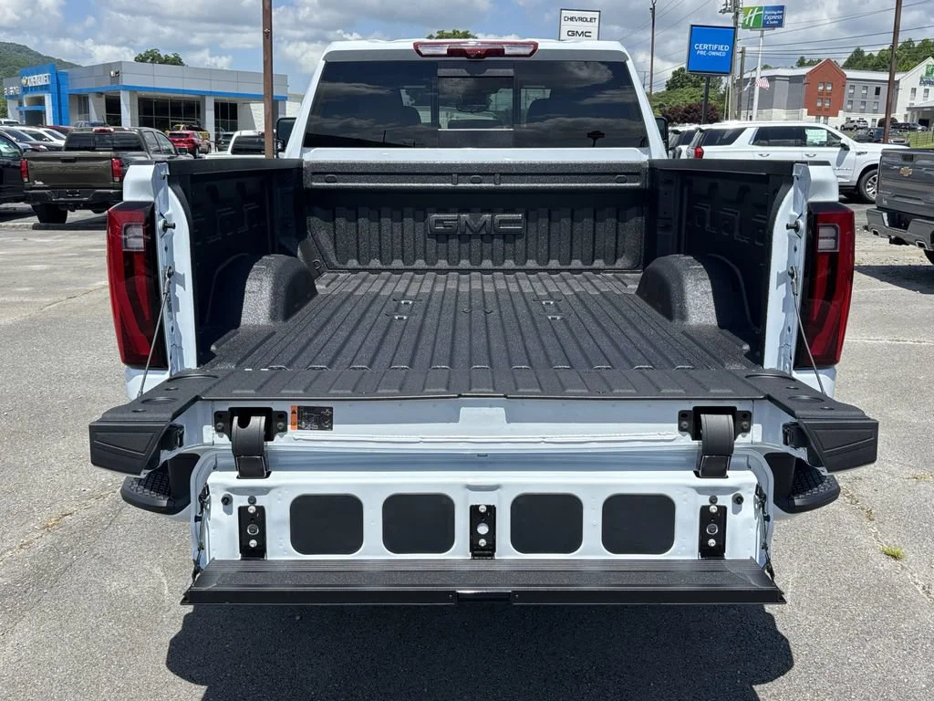 2026 GMC Sierra 2500HD Denali - Photo 17