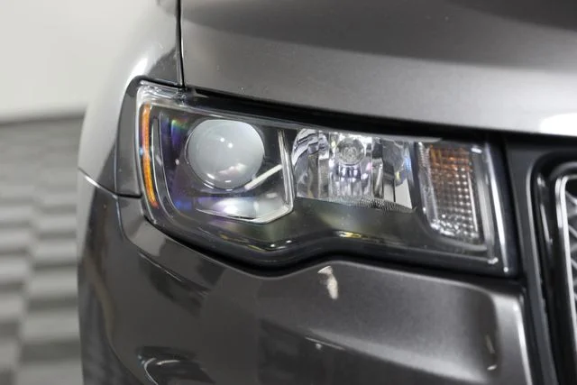 Used 2020 Gray Jeep Altitude image 27