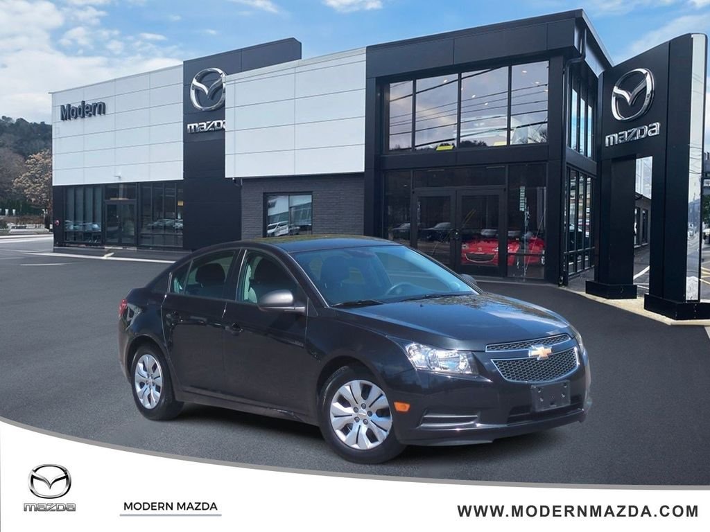 2013 Chevrolet Cruze LS Auto's photo