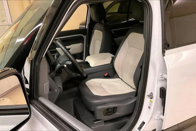 Certified Used 2024 White Land Rover X-Dynamic SE image 13
