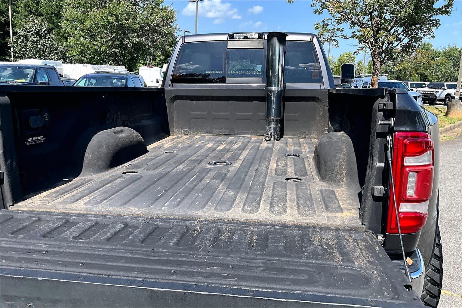 Used 2021 Granite Crystal Metallic Clearcoat Ram Laramie image 32