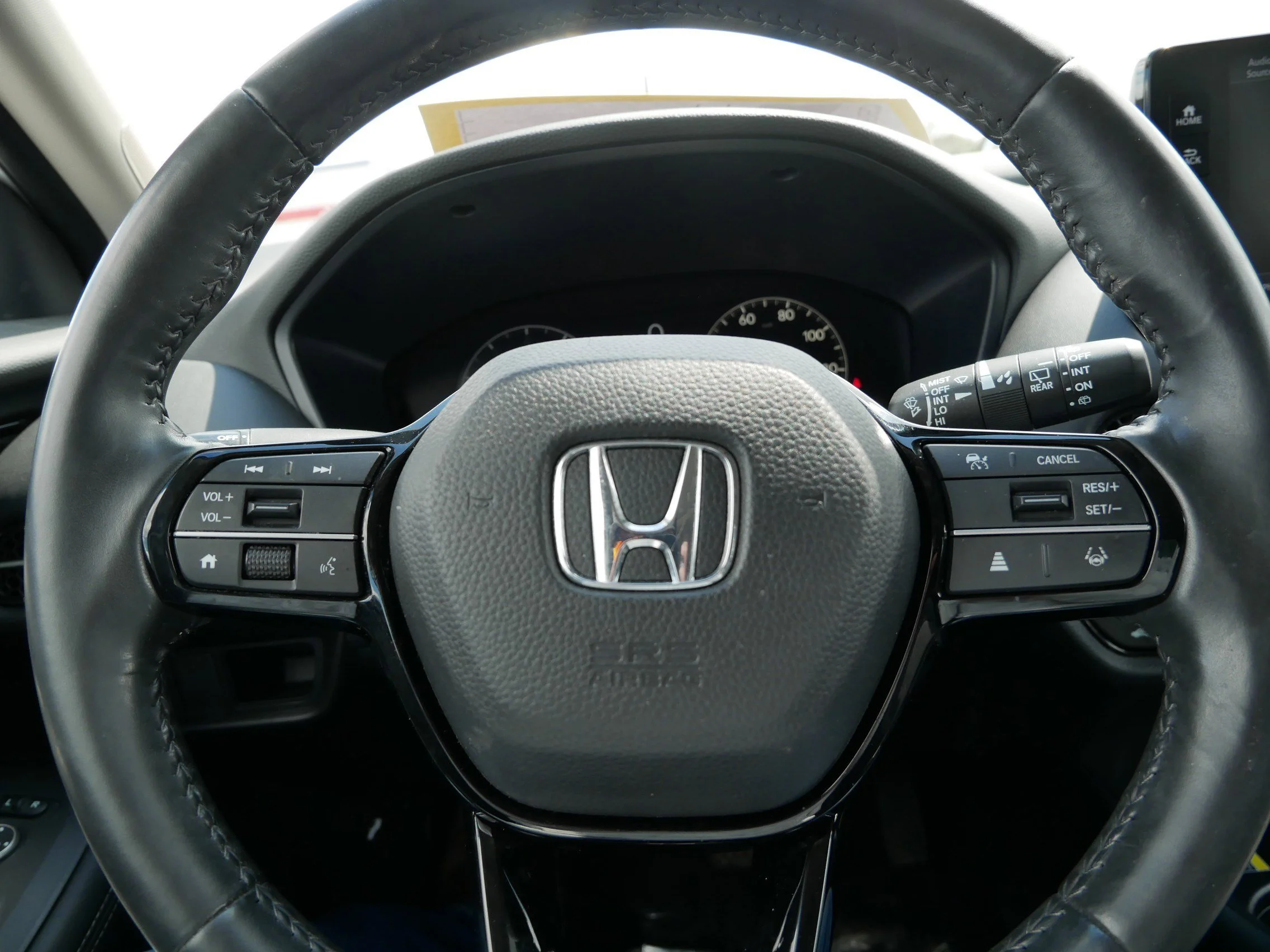 Certified Used 2024 Platinum White Pearl Honda EX-L image 25