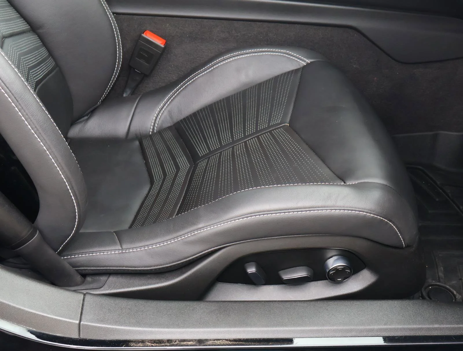 2023 Chevrolet Corvette 2LT - Photo 17