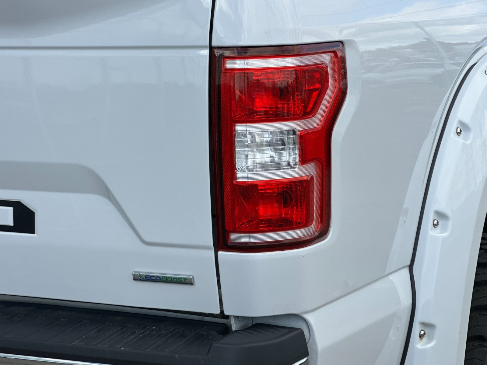 Used 2019 Oxford White Ford XLT image 25