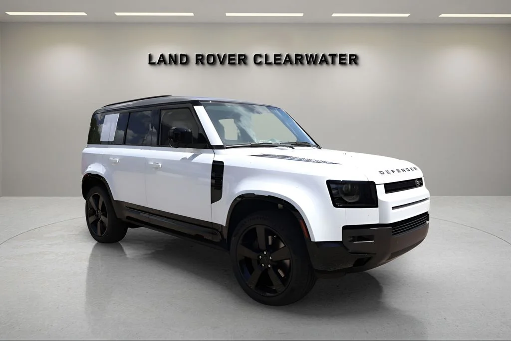 New 2026 Fuji White Land Rover X-Dynamic SE image 7