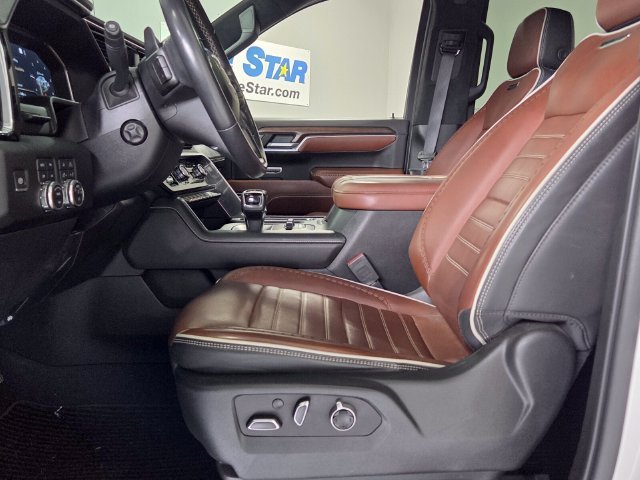 Used 2022 White GMC Denali Ultimate image 3