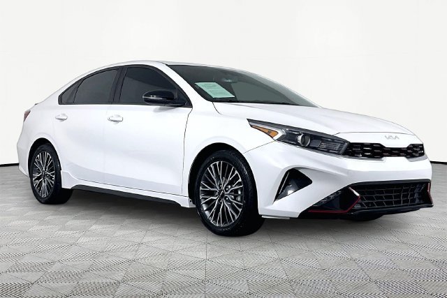 Used 2022 White Kia GT-Line image 3