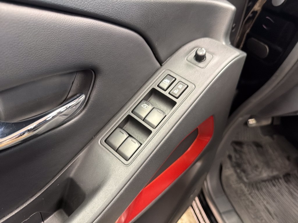Used 2025 Black Nissan PRO-4X image 22