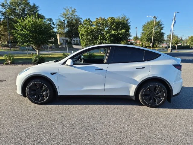 Used 2021 White Tesla Long Range image 6