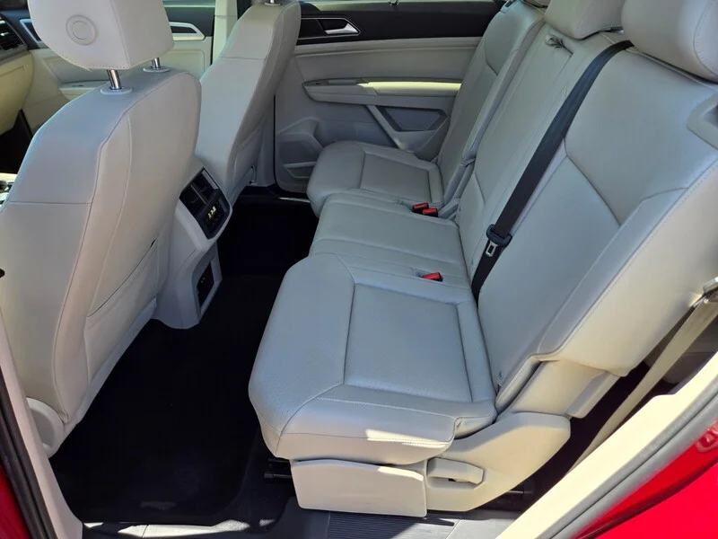 Used 2019 Red Volkswagen SEL image 9