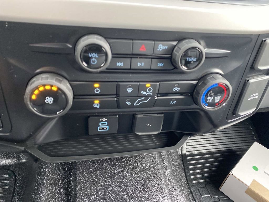 New 2026 Oxford White Ford F-450® XL image 18