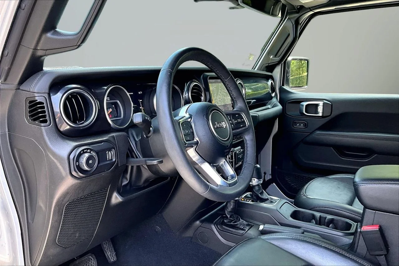 Certified Used 2023 Silver Jeep Sahara image 18