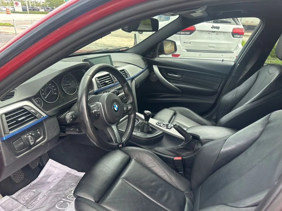Used 2013 Red BMW xDrive image 15