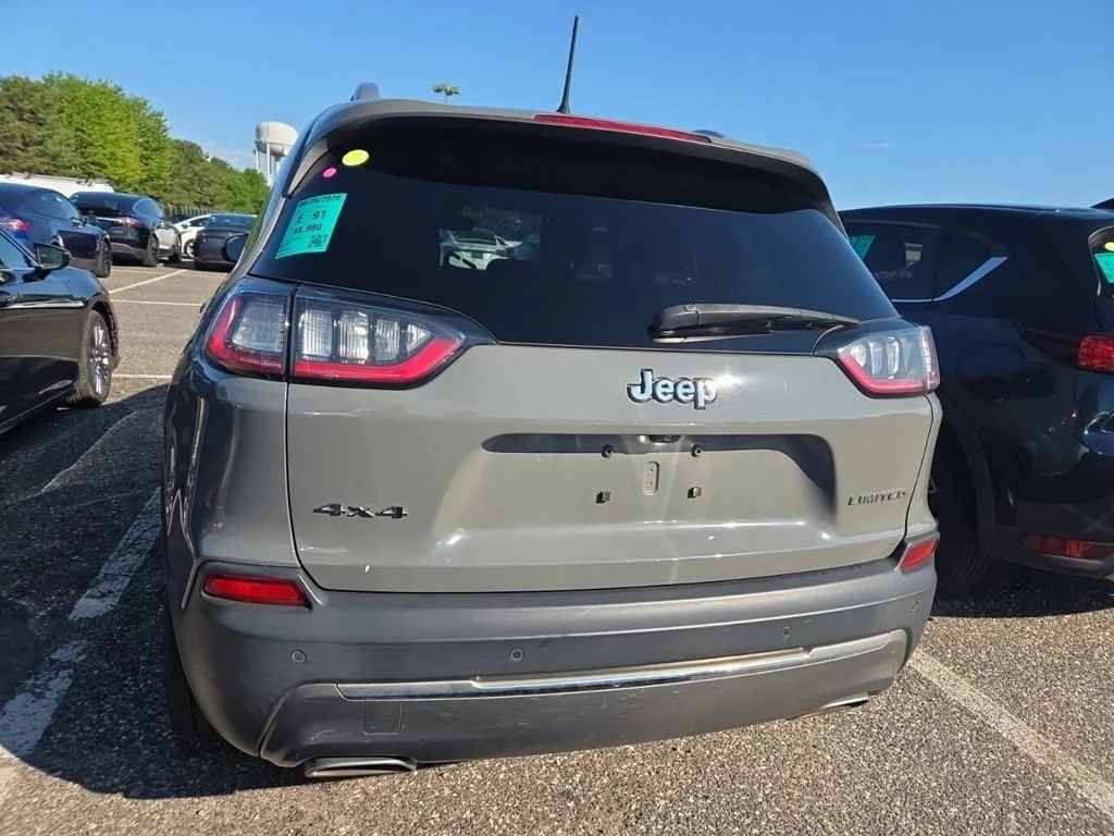 Used 2019 Gray Jeep Limited image 11