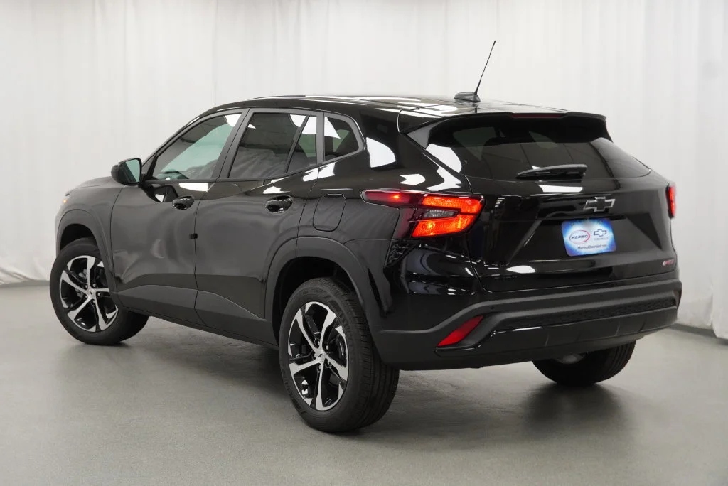 New 2026 Mosaic Black Metallic Chevrolet 1RS image 17