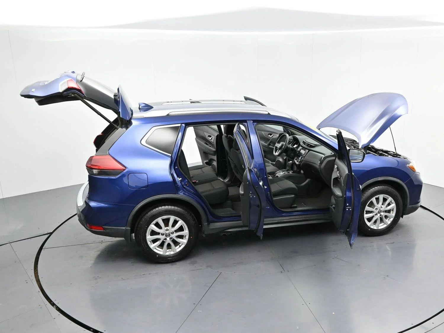 Used 2018 Caspian Blue Nissan SV image 41