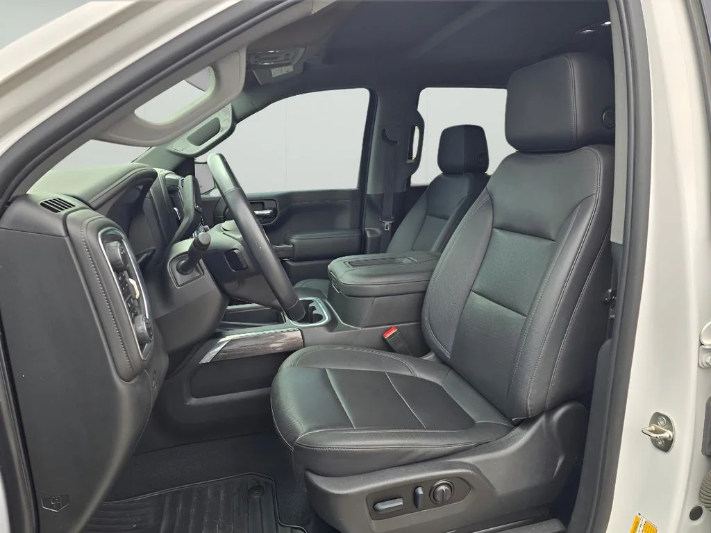 Used 2022 Summit White Chevrolet LTZ image 20