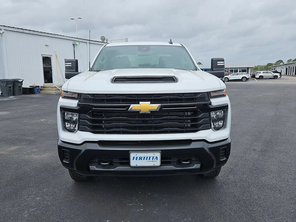 New 2026 Summit White Chevrolet WT image 21