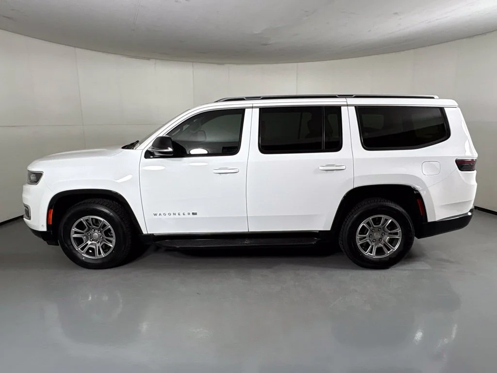 Used 2023 White Jeep Base image 5